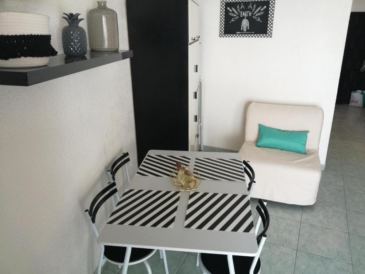 Joli Studio Bord De Mer, Clim, Balcon, Parking Prive Menton Dış mekan fotoğraf
